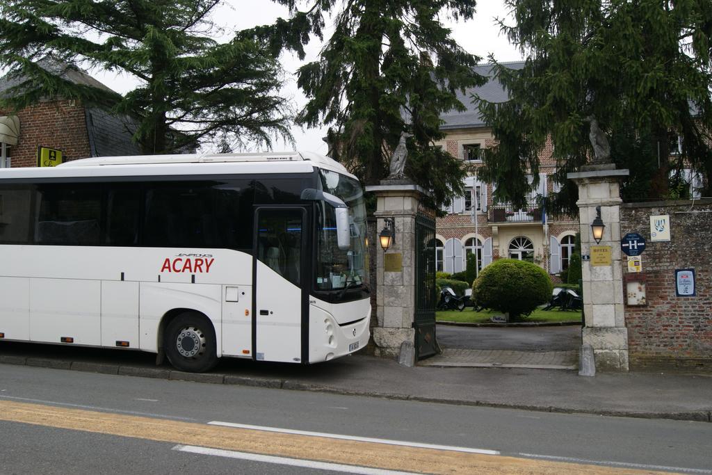 Hotel Le Clos Du Montvinage Étréaupont Zewnętrze zdjęcie