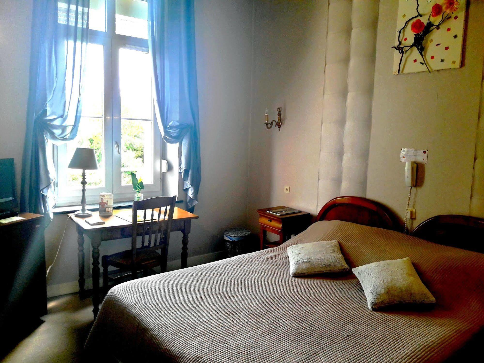 Hotel Le Clos Du Montvinage Étréaupont Zewnętrze zdjęcie